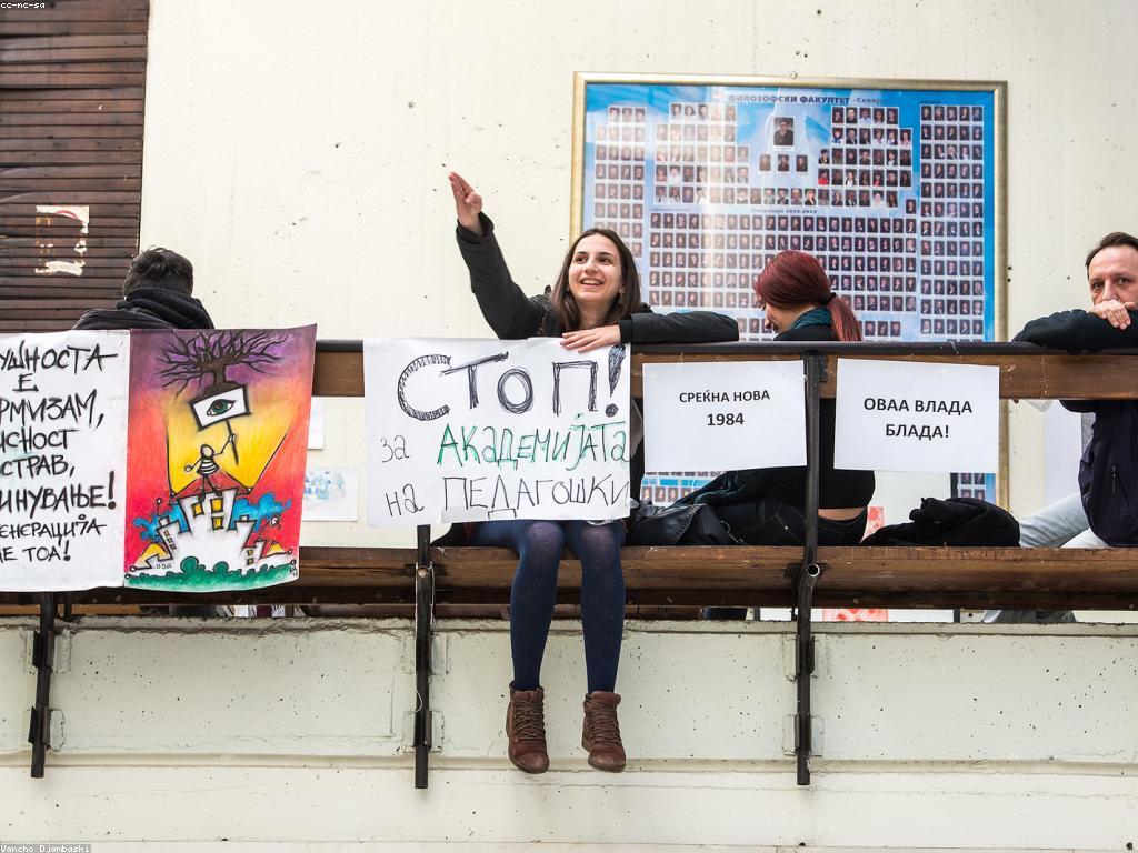 ច្បាប់និងការត្រួតពិនិត្យ: ការយល់ដឹងនិងសារៈសំខាន់ក្នុងសង្គមស្ថាបនាថ្មី